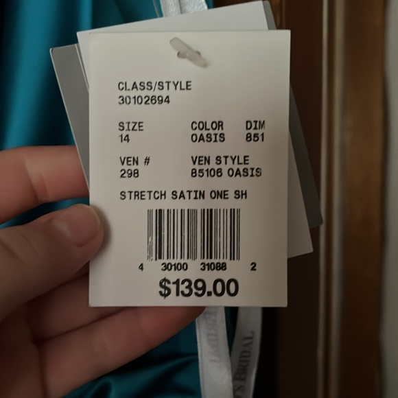 Dress BRAND NEW - Picture 3 of 5